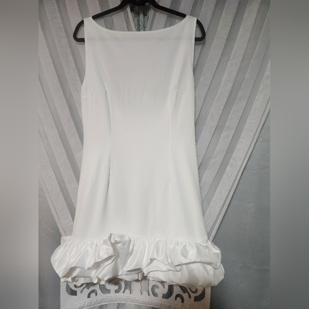 Chic White Ruffle Hem Mini Dress